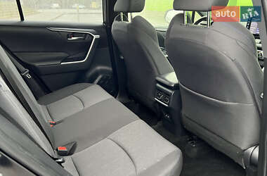 Позашляховик / Кросовер Toyota RAV4 2022 в 