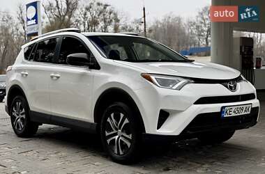 Позашляховик / Кросовер Toyota RAV4 2016 в Дніпрі