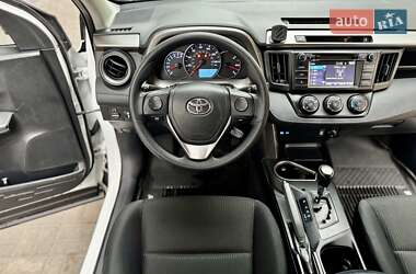 Позашляховик / Кросовер Toyota RAV4 2016 в Дніпрі