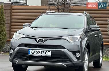 Позашляховик / Кросовер Toyota RAV4 2016 в Києві