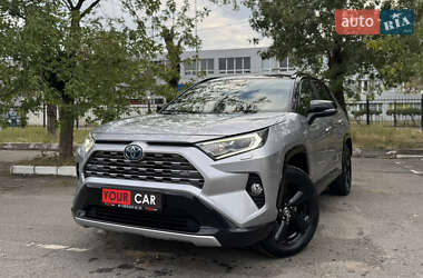 Позашляховик / Кросовер Toyota RAV4 2020 в Києві