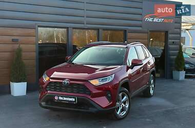 Внедорожник / Кроссовер Toyota RAV4 2021 в Ровно