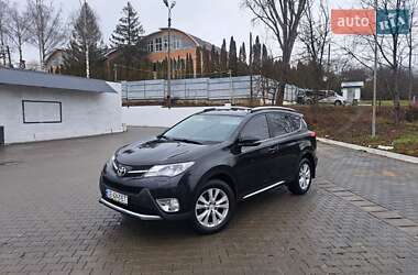 Позашляховик / Кросовер Toyota RAV4 2013 в Чернівцях