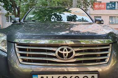 Внедорожник / Кроссовер Toyota RAV4 2012 в 