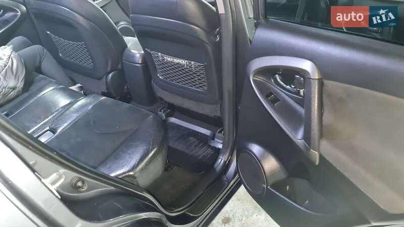 Внедорожник / Кроссовер Toyota RAV4 2012 в Киеве