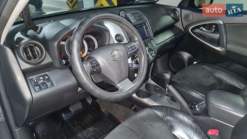 Внедорожник / Кроссовер Toyota RAV4 2012 в Киеве