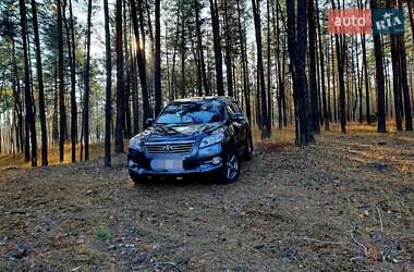 Внедорожник / Кроссовер Toyota RAV4 2012 в 