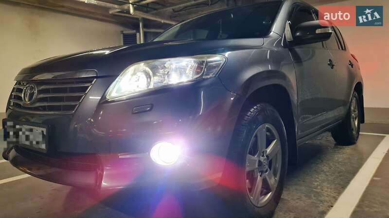Внедорожник / Кроссовер Toyota RAV4 2012 в Киеве