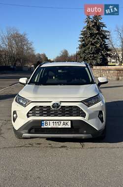 Позашляховик / Кросовер Toyota RAV4 2019 в Кременчуці