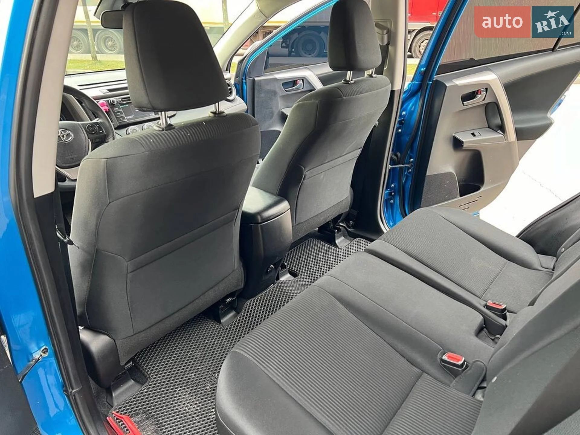 2017 Toyota RAV 4 - мініатюра 9