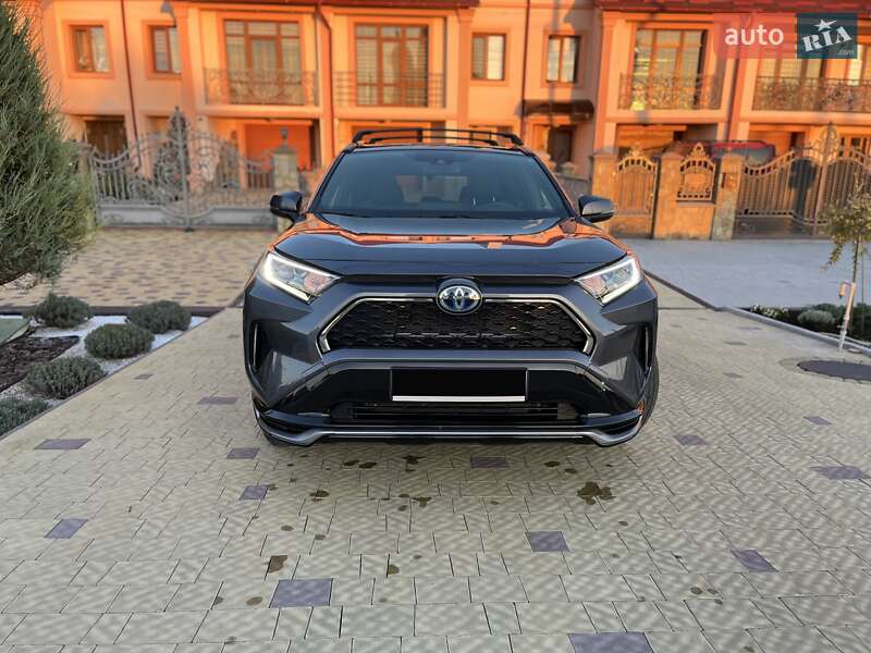 Позашляховик / Кросовер Toyota RAV4 2021 в Тернополі