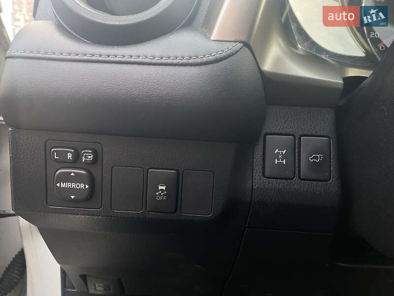 Позашляховик / Кросовер Toyota RAV4 2013 в Вишневому фото 6 Позашляховик / Кросовер Toyota RAV4 2013 в Вишневому