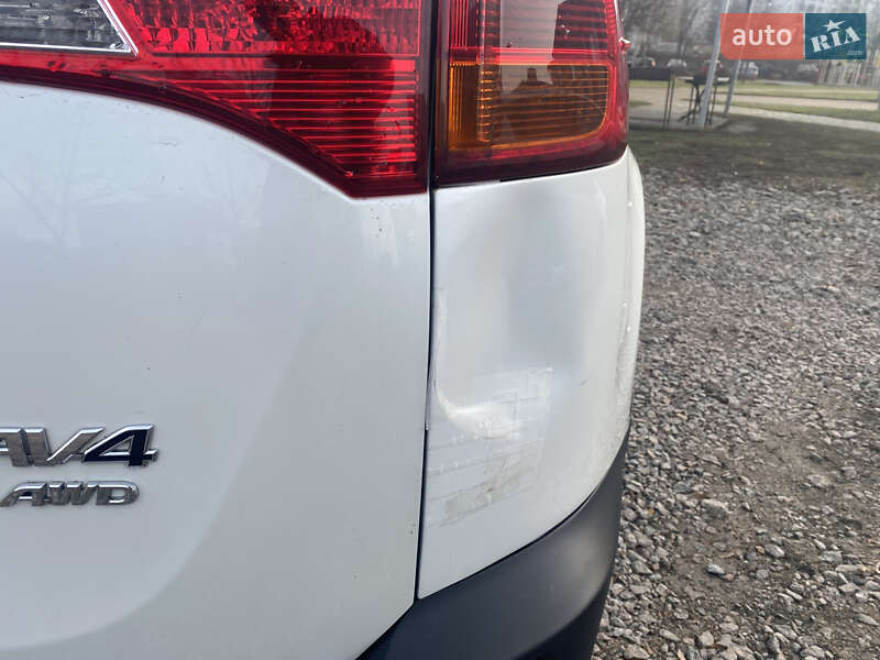 Позашляховик / Кросовер Toyota RAV4 2013 в Вишневому фото 19 Позашляховик / Кросовер Toyota RAV4 2013 в Вишневому