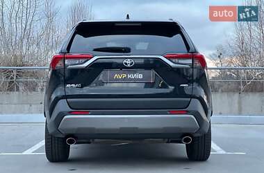 Внедорожник / Кроссовер Toyota RAV4 2019 в Киеве