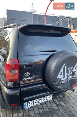 Внедорожник / Кроссовер Toyota RAV4 2003 в 