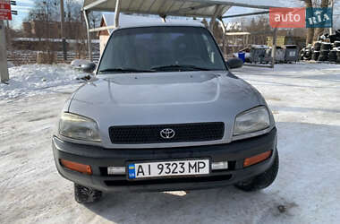 Позашляховик / Кросовер Toyota RAV4 1996 в 
