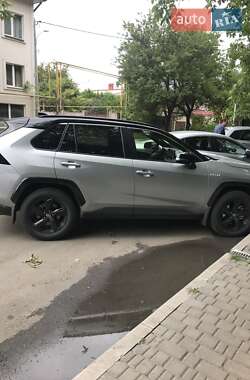 Внедорожник / Кроссовер Toyota RAV4 2020 в 
