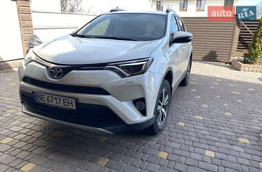 Внедорожник / Кроссовер Toyota RAV4 2015 в 