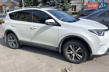 Внедорожник / Кроссовер Toyota RAV4 2015 в 