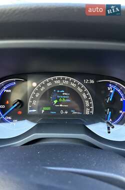 Внедорожник / Кроссовер Toyota RAV4 2020 в 