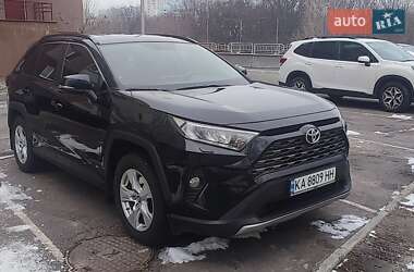 Внедорожник / Кроссовер Toyota RAV4 2019 в Киеве