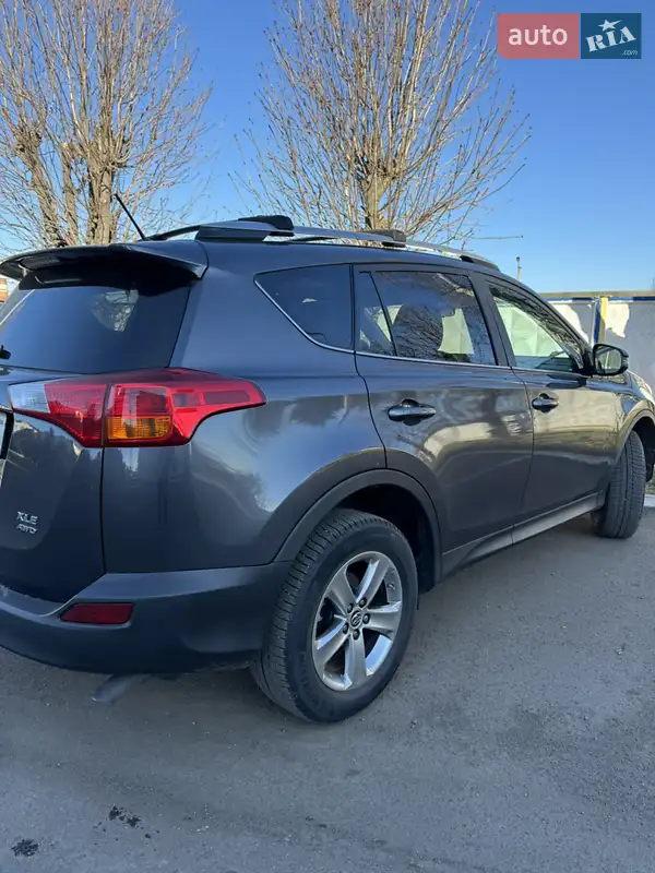 Toyota RAV4 2015