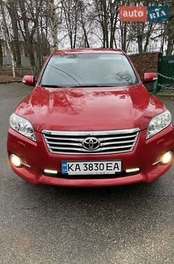 Внедорожник / Кроссовер Toyota RAV4 2012 в 