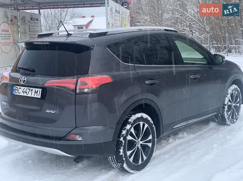 Позашляховик / Кросовер Toyota RAV4 2014 в Львові