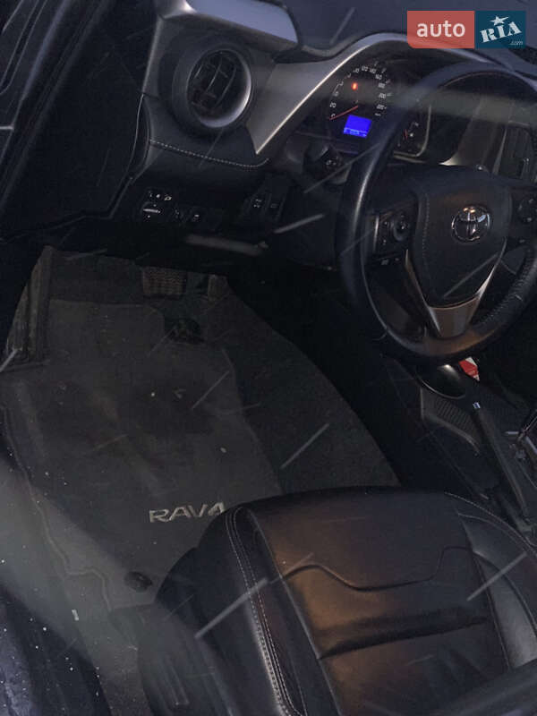 Позашляховик / Кросовер Toyota RAV4 2014 в Львові