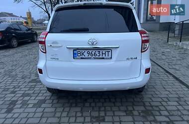 Позашляховик / Кросовер Toyota RAV4 2012 в Рівному