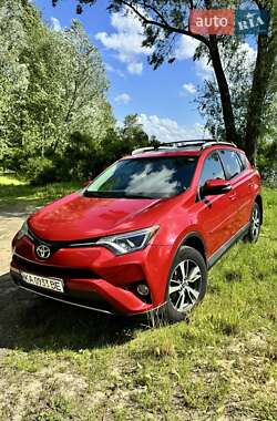 Позашляховик / Кросовер Toyota RAV4 2016 в Києві