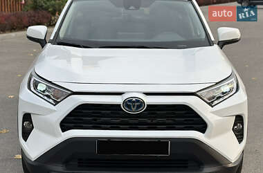 Позашляховик / Кросовер Toyota RAV4 2021 в Дніпрі