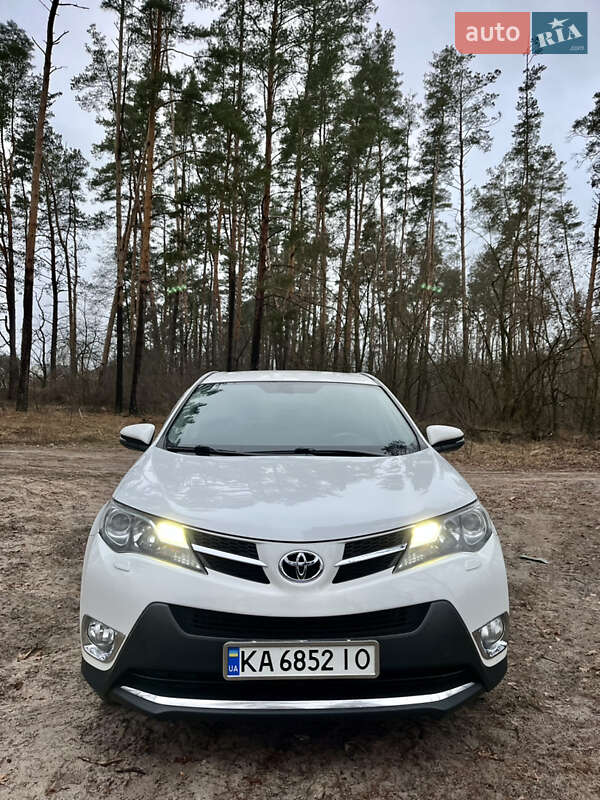 Позашляховик / Кросовер Toyota RAV4 2015 в Києві