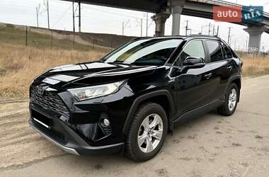 Позашляховик / Кросовер Toyota RAV4 2020 в Києві