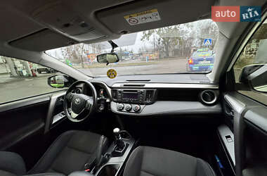 Внедорожник / Кроссовер Toyota RAV4 2016 в 