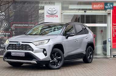 Позашляховик / Кросовер Toyota RAV4 2021 в Ужгороді