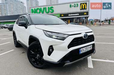 Внедорожник / Кроссовер Toyota RAV4 2022 в Киеве