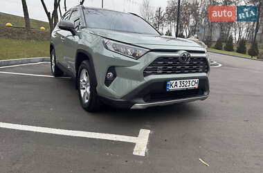 Позашляховик / Кросовер Toyota RAV4 2021 в Києві