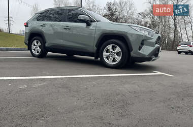 Позашляховик / Кросовер Toyota RAV4 2021 в Києві