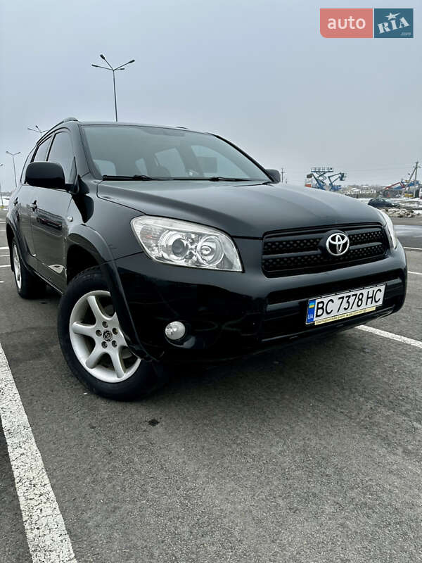 Внедорожник / Кроссовер Toyota RAV4 2007 в Львове