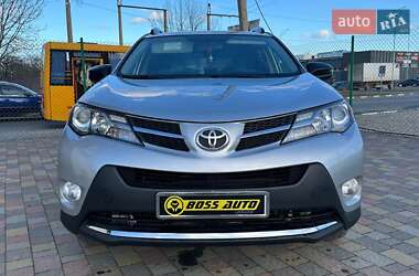 Внедорожник / Кроссовер Toyota RAV4 2015 в 