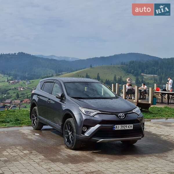 Позашляховик / Кросовер Toyota RAV4 2016 в Києві