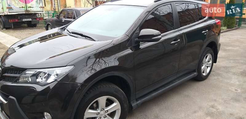 Внедорожник / Кроссовер Toyota RAV4 2014 в 
