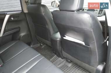 Внедорожник / Кроссовер Toyota RAV4 2014 в 