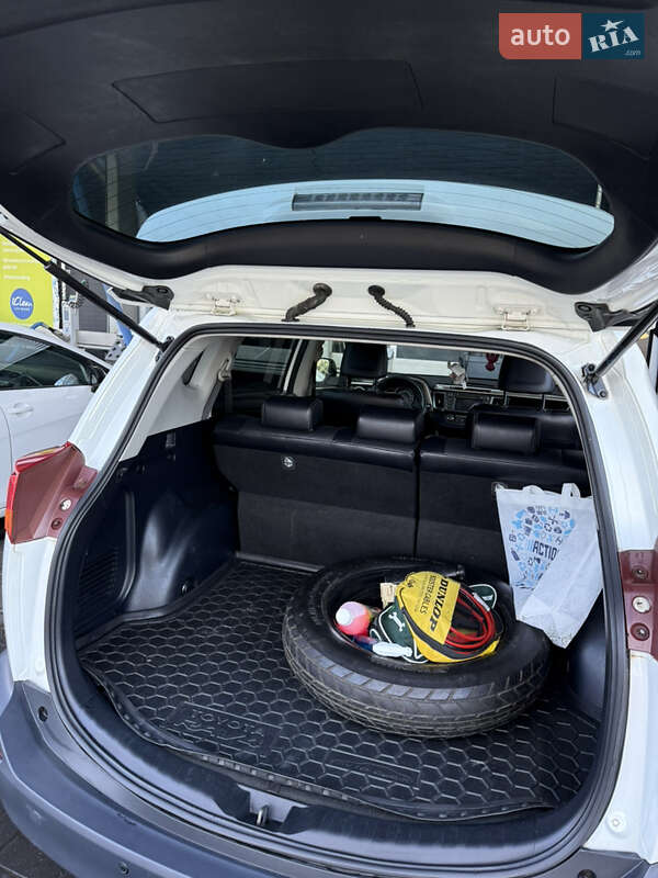 Внедорожник / Кроссовер Toyota RAV4 2013 в Полтаве