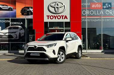 Внедорожник / Кроссовер Toyota RAV4 2020 в Ивано-Франковске