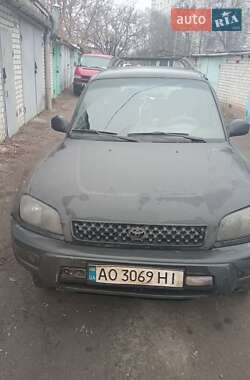 Внедорожник / Кроссовер Toyota RAV4 1998 в 
