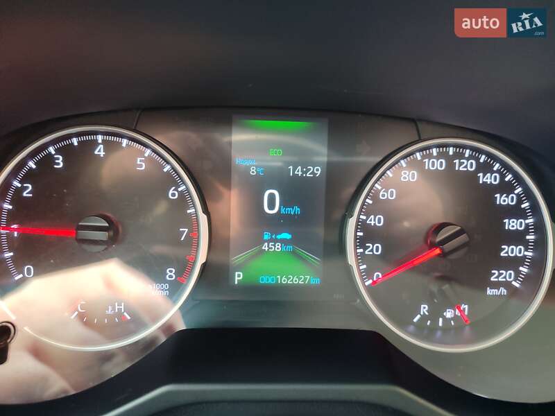 Внедорожник / Кроссовер Toyota RAV4 2019 в Бучаче