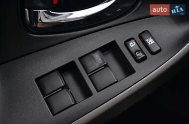 Внедорожник / Кроссовер Toyota RAV4 2011 в 