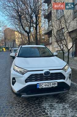 Позашляховик / Кросовер Toyota RAV4 2021 в Львові